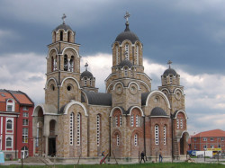 Zoran Sremski 
Крагујевац. Свети Сава Српски 
2006-08-26 18:51:57
