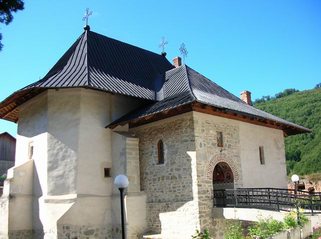 Mânăstirea Pângăraţi 2