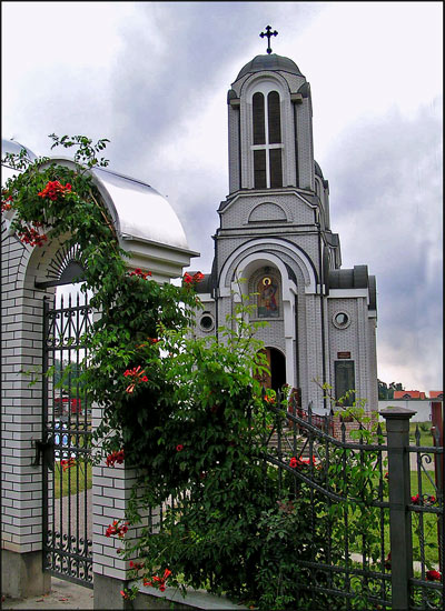 Црква у Дворовима код Бијељине, Република Српска