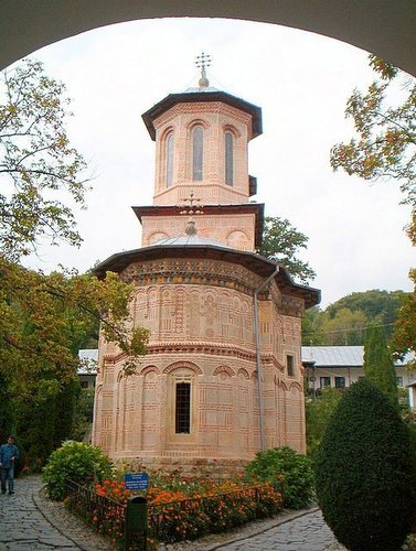 Biserica de piatra a Manastirii Dintr-un Lemn (sec. XVII)