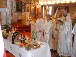 tolo53 
Święto Przemienienia Pańskiego - St.George Belarusian Orthodox Church w Chicago 
2006-09-24 11:14:23