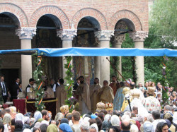 gabriel77 
Manastirea Antim - Slujba de sfintire a bisericii restaurate 
2006-09-28 17:22:15