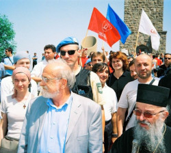 Dare 
Владика, министар и ортфотовци 
2006-09-01 17:56:02