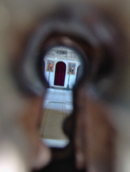 gabriela 
Through the keyhole- St Nicholas Church (Curtea de Arges) 
2006-09-02 20:43:32