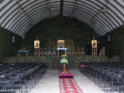 Dymitr 
Pierwszy w Polsce ołtarz w hangarze/First in Poland Orthodox Altar in hangar 
2006-09-08 18:53:22