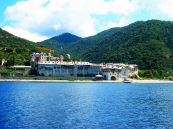 aurora 
Muntele Athos - mânăstire văzută pe pe vapor 
2006-09-10 20:40:38