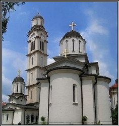 dragoj03 
Манастир Св.Василија Острошког, Бијељина 
2006-09-17 06:59:38