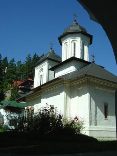 Biserica veche a manastirii Sinaia, Romania