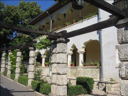 mihaela 
Monastery Techirghiol, Dobrogea - 5 
2006-10-12 17:24:19