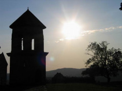 jarek 
Sunset in Gelati Monastery 
2006-10-19 10:48:43