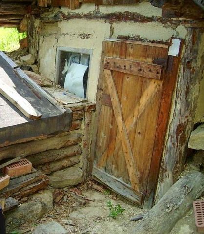 Casuta pustniceasca a Ieroschimonahului Onufrie Frunză, langa Manastirea Sihastria, Jud. Neamt