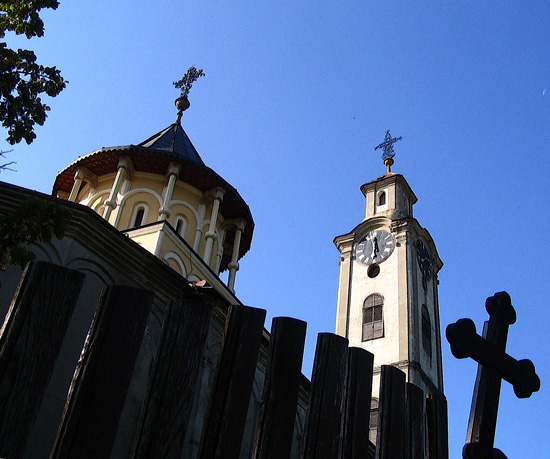 Пред капијом