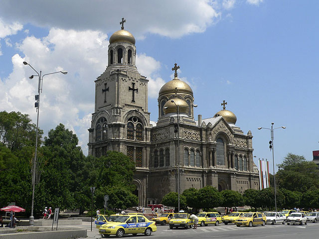 Катедралата във Варна