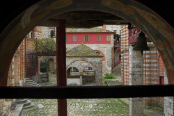Slobodan 
Лоза Св.Симеона у Хиландару 
2006-11-19 16:13:45
