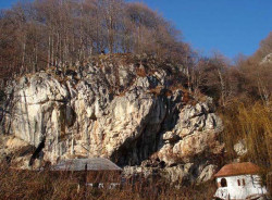 marius_p 
Pahomie Skete, Vilcea, Romania 
2006-11-30 05:59:52