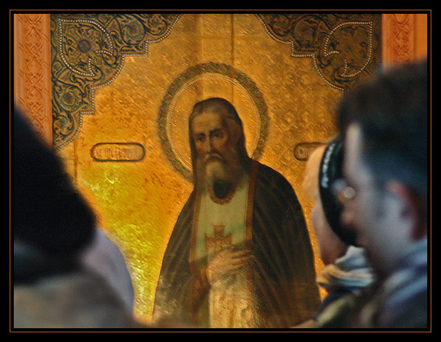 Преподобный отче Серафиме моли Бога о нас