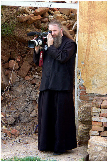 CAMERA OPERATOR
