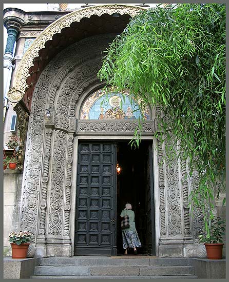 Russian Church Saint Nicholas the Wonderworker, entrance