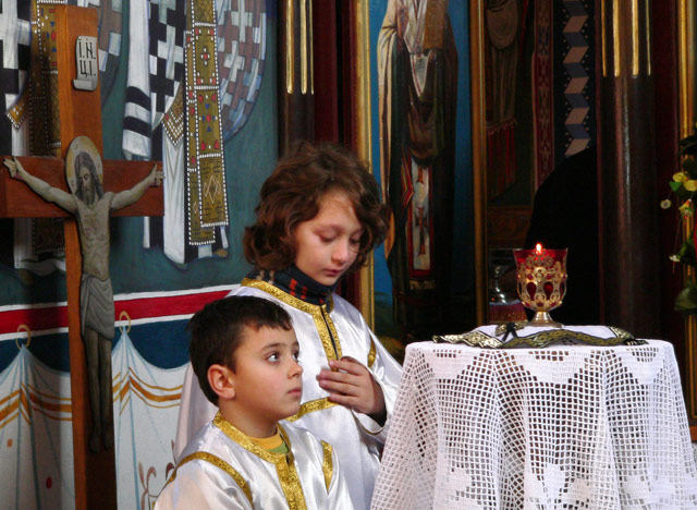 Слушају проповед... // They are listening homily...
