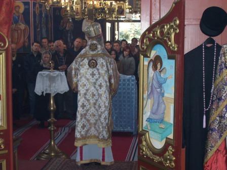 Епископ ваљевски Милутин беседи, ман. Грабовац