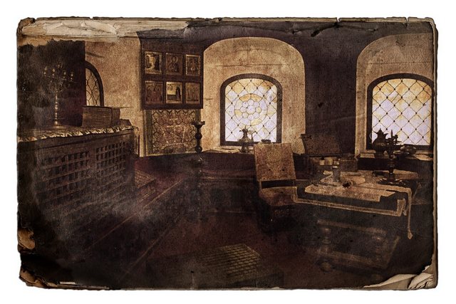 *Red corner in an old Russian interior*2