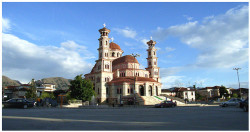lemon 
Korçë/Koritsa/ in Albania - Orthodox Church 
2006-12-09 20:17:48