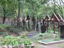 dredik 
Ольшанское кладбище 
2006-12-11 11:23:41