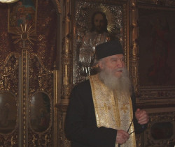 Fotie 
Parintele Macarie;Elder Macare from Pasare(Bird) Monastery-near Bucuresti 
190 
2006-12-15 13:48:10
