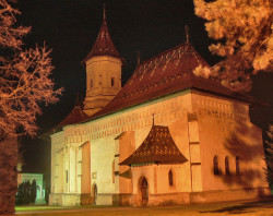 mariusc 
Biserica Manastirii Sf. Ioan cel Nou de la Suceava 
2006-12-21 23:59:45