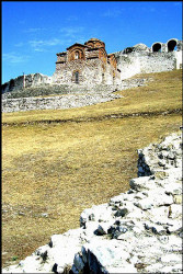 lemon 
Holy Trinity Orthodox Church, Berat, Albania 
2006-12-22 19:24:47