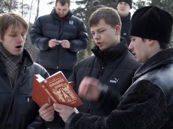 Dionisy, ierei 
Мы читаем и поём и кадило подаём! 
2006-12-28 20:34:44