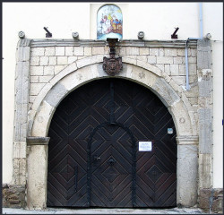 Isa 
Капија манастира Јазак 
2006-12-28 23:27:26