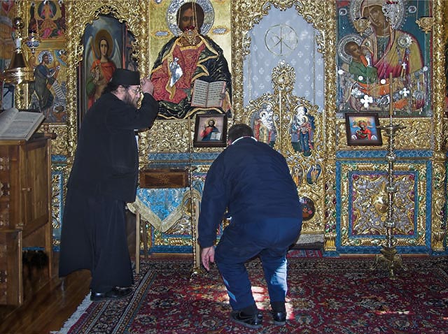 Иконостас у испосници  Св.Саве