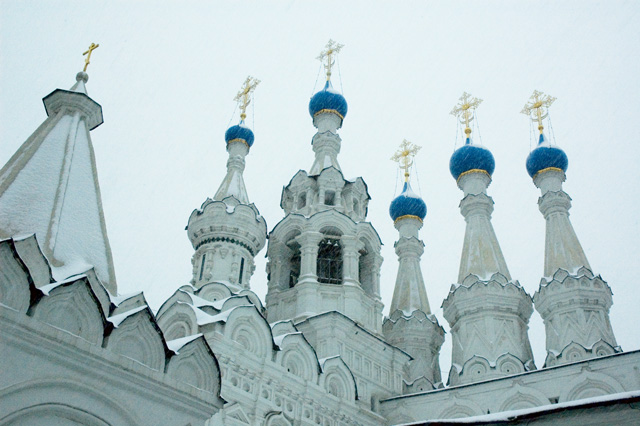 Снег, православие.