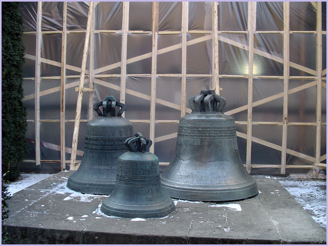 Clopote in incinta Manastirii Trei Ierarhi Iasi / Bells in the precincts of Three Ierarchs Monastery