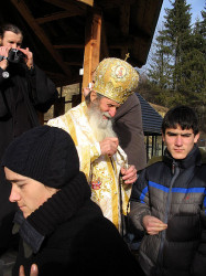 mihaela 
Holy Liturgy at Sihastria Putnei Monastery 
2007-01-16 01:00:38