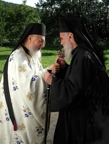 Владика нишки Иринеј и архимандрит Дионисије