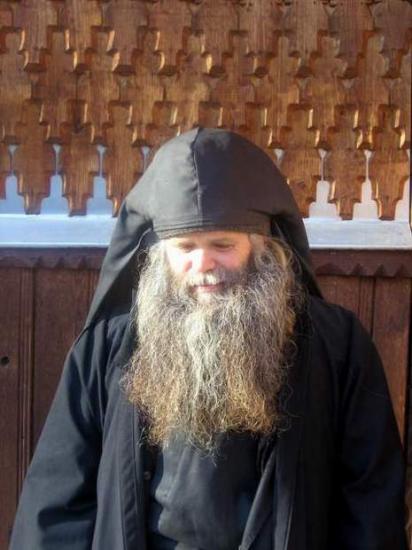 Avva Gherontie, staretul Manastirii Acoperamantul Maicii Domnului, Dejani, Brasov