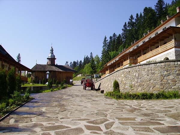 Imagine din asezamantul monahal Sihla (2)