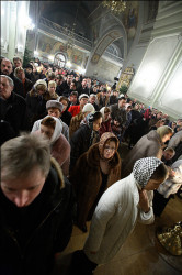 WiseMouse 
Christmas service. People. Рождественская служба. Прихожане. 
2007-02-03 23:54:23