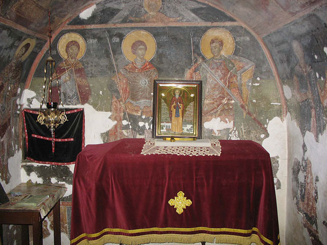 мошти св. Петра Коришког - манастир Црна река, лето 2006.