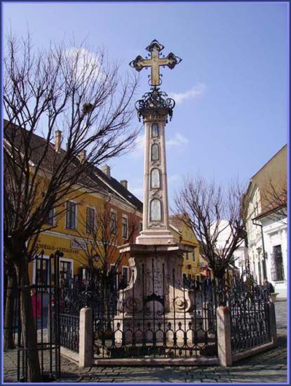 Memorial cross