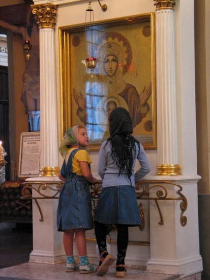 Children at the icon