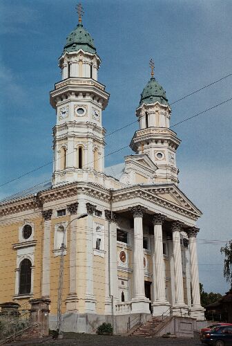 Хрестовоздвиженський кафєдральний собор в Ужгороді