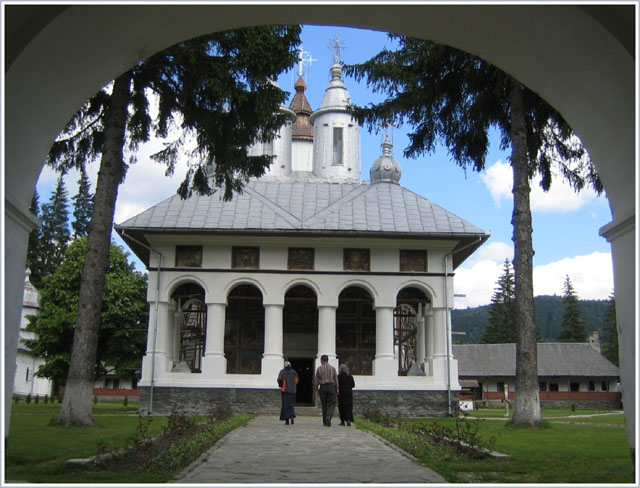 Manastirea " Sfanta Treime " Cheia - Prahova