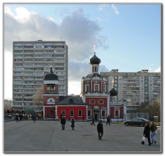 Церковь Живоначальной Троицы в Коньково.
