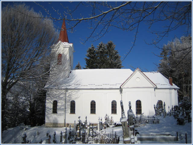 Cimitirul si biserica din satul Sirnea - Brasov