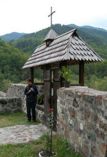 Manastir Uvac, Iskusenik