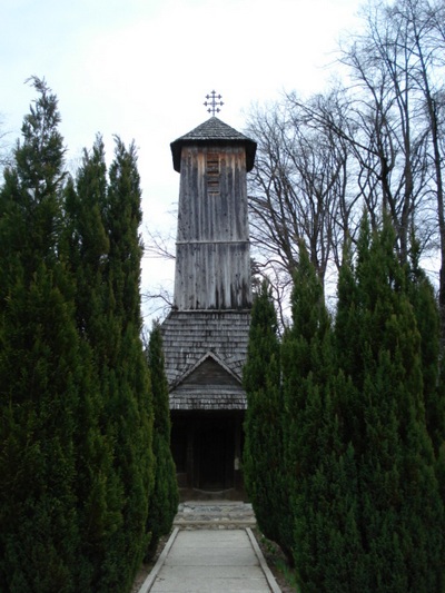 TROITA DIN CURTEA MANASTIRII CURTEA DE ARGES