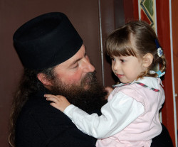Vladapop 
Отац Макарије 
2007-04-12 10:56:17